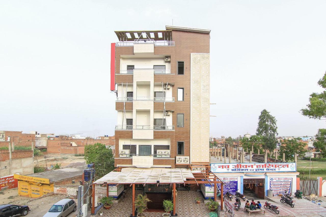 Capital O 15422 Shiva Inn Unnāo Buitenkant foto